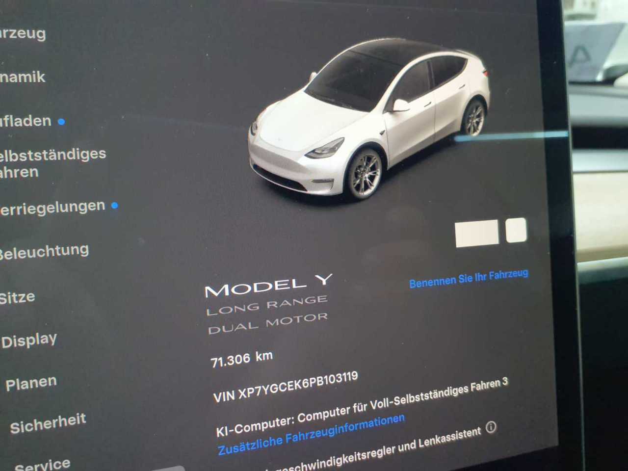 Tesla Model Y Long Range Dual Motor AWD 11