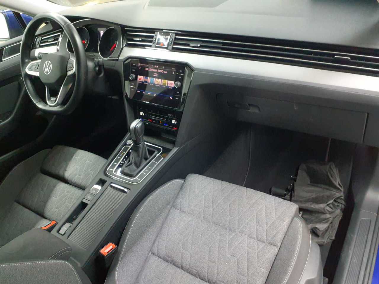 Volkswagen Passat Variant 2.0 TDI SCR DSG Business 9