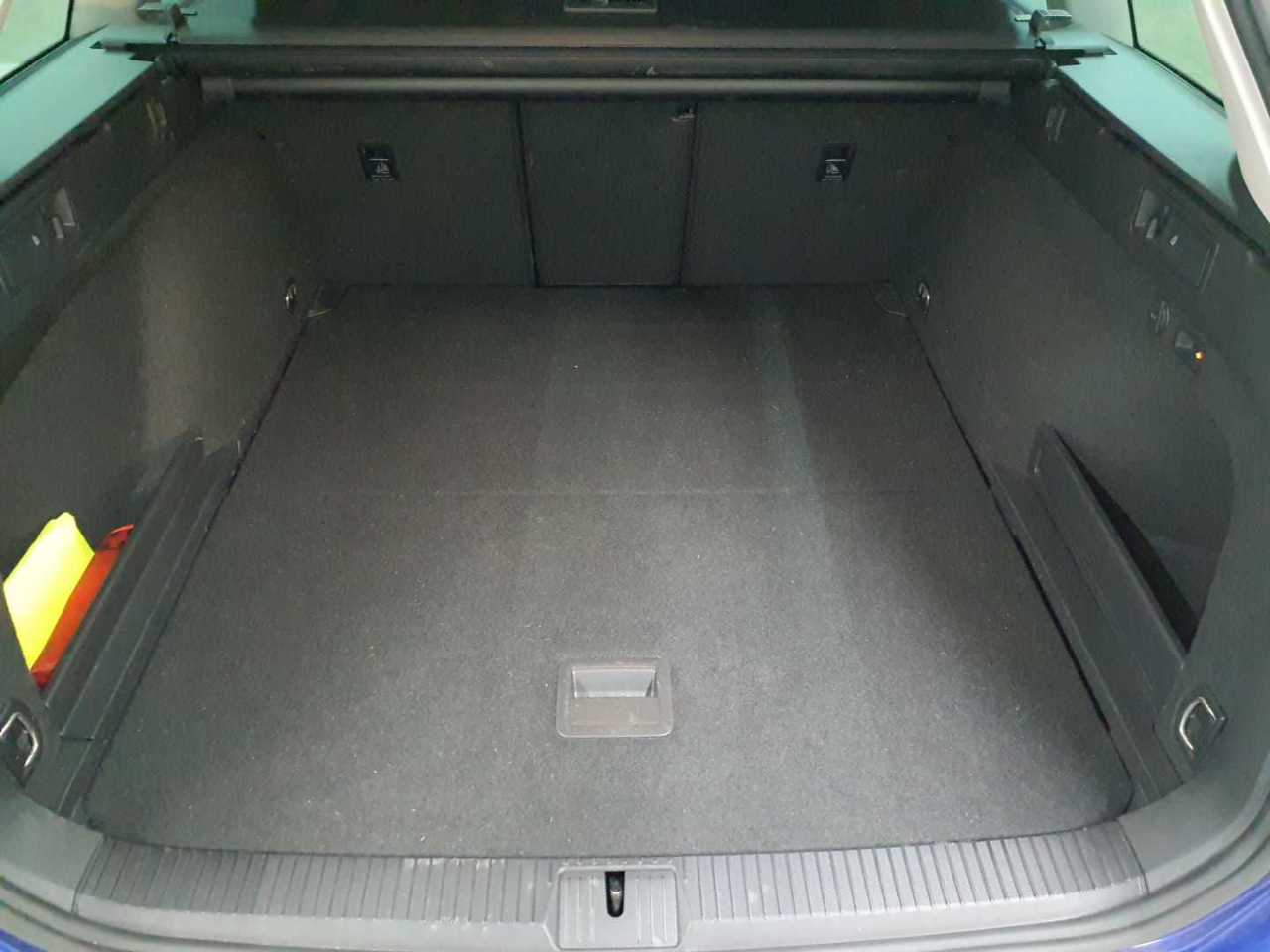 Volkswagen Passat Variant 2.0 TDI SCR DSG Business 15