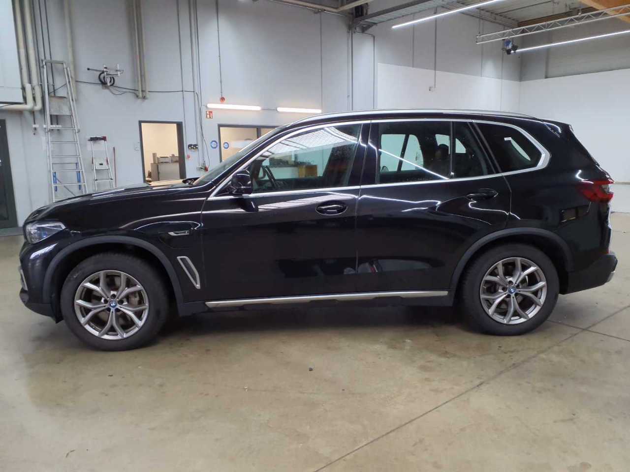 BMW X5 xDrive45e xLine 6
