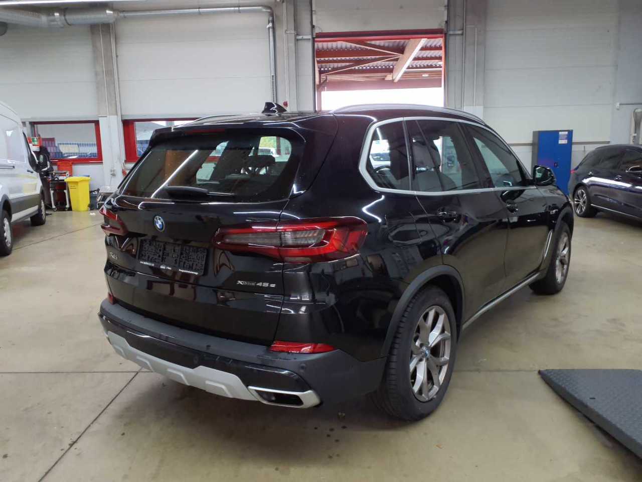 BMW X5 xDrive45e xLine 5