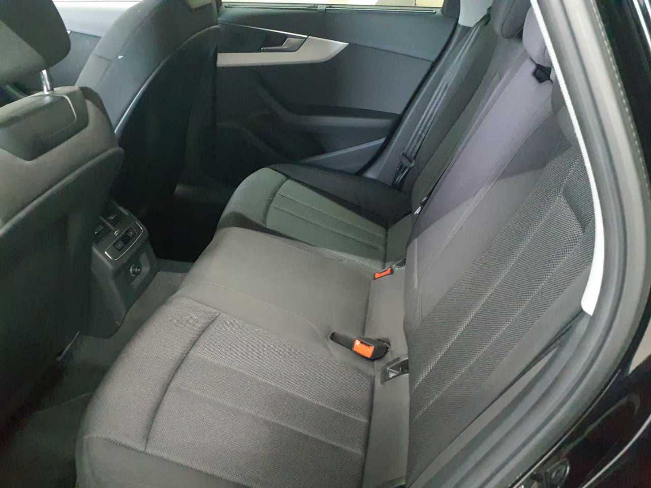 Audi A4 Avant 35 TDI S tronic 13