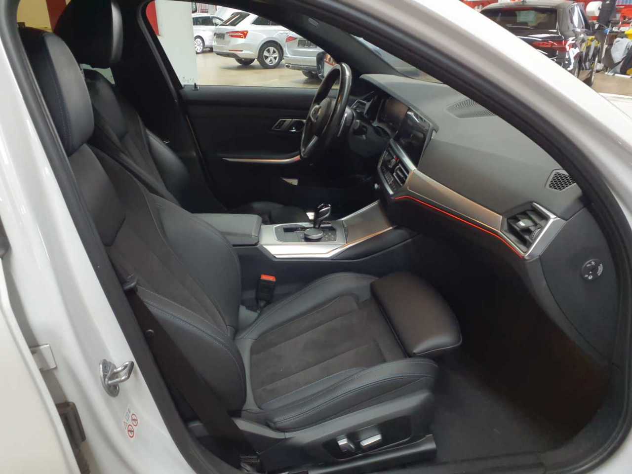 BMW 320d Touring xDrive Aut. M Sport 8