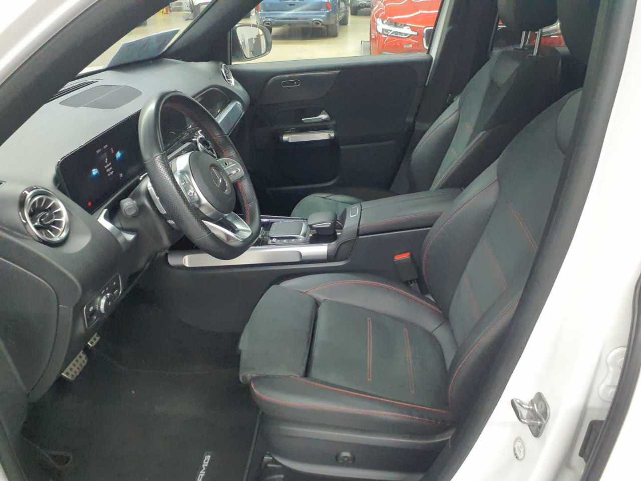 Mercedes-Benz GLB 250 4Matic 8G-DCT AMG Line 7