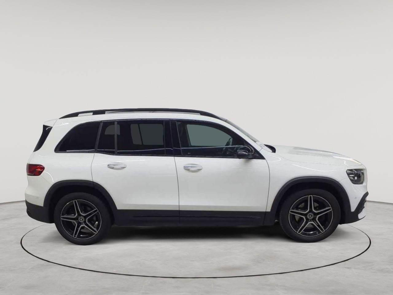 Mercedes-Benz GLB 250 4Matic 8G-DCT AMG Line 3