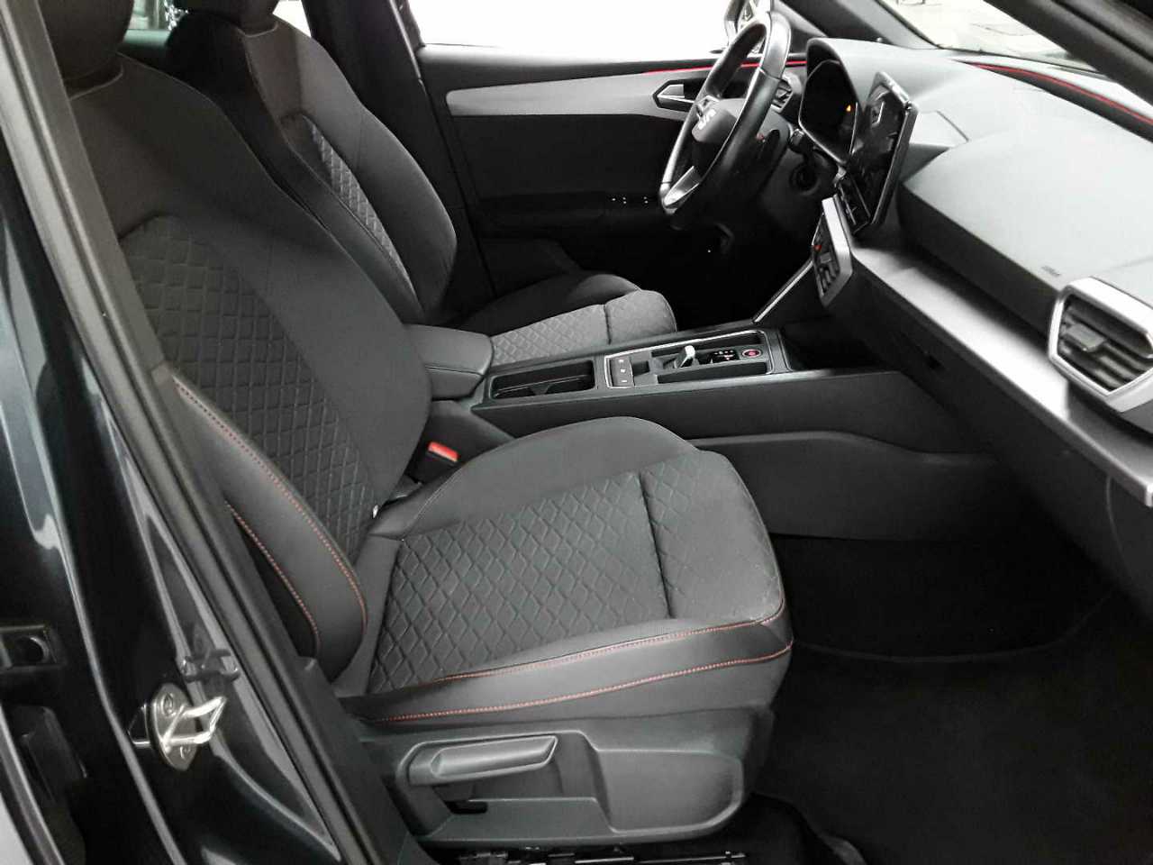 Seat Leon Sportstourer 2.0 TDI DSG FR Plus 8