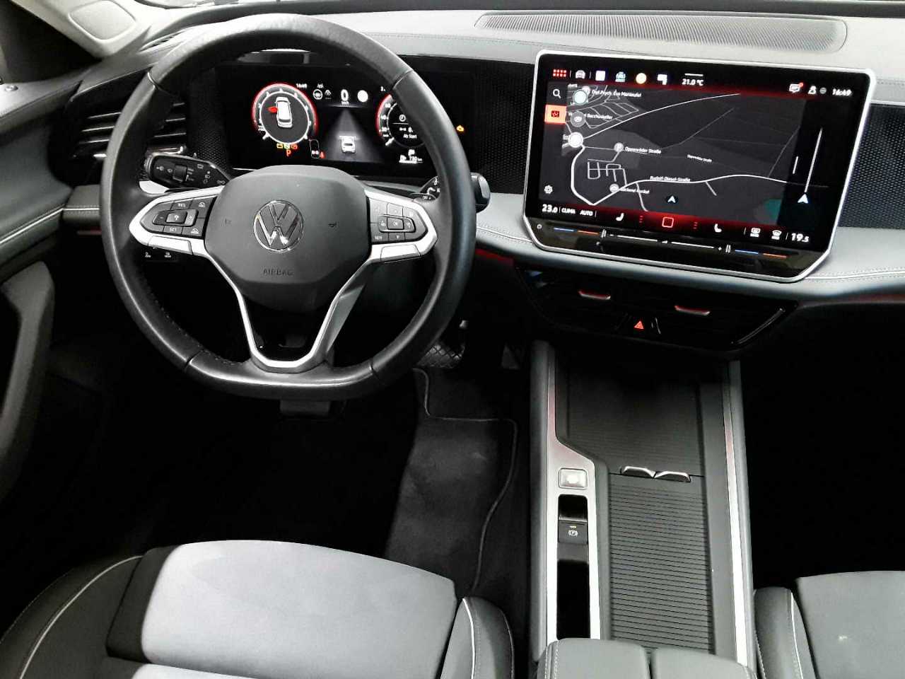 Volkswagen Passat Variant 1.5 e-TSI OPF DSG Business 10