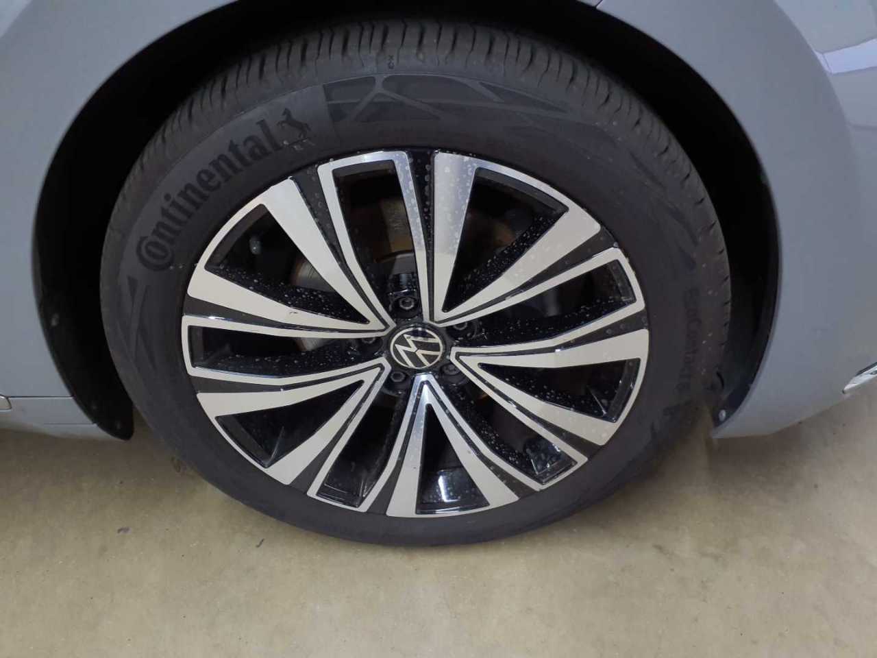 Volkswagen Arteon 2.0 TDI SCR DSG Elegance 16