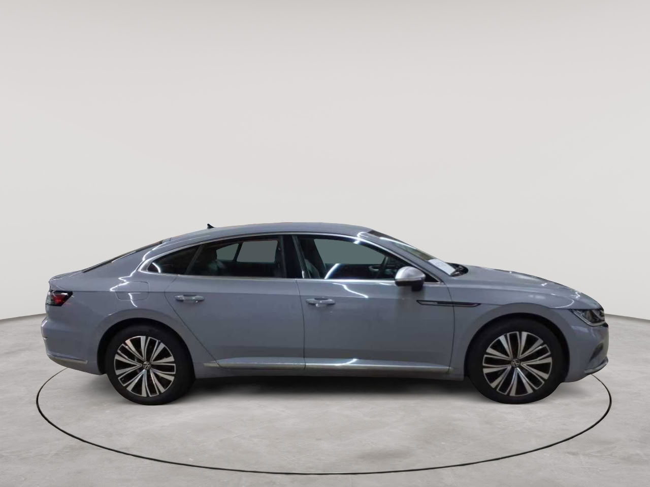 Volkswagen Arteon 2.0 TDI SCR DSG Elegance 3