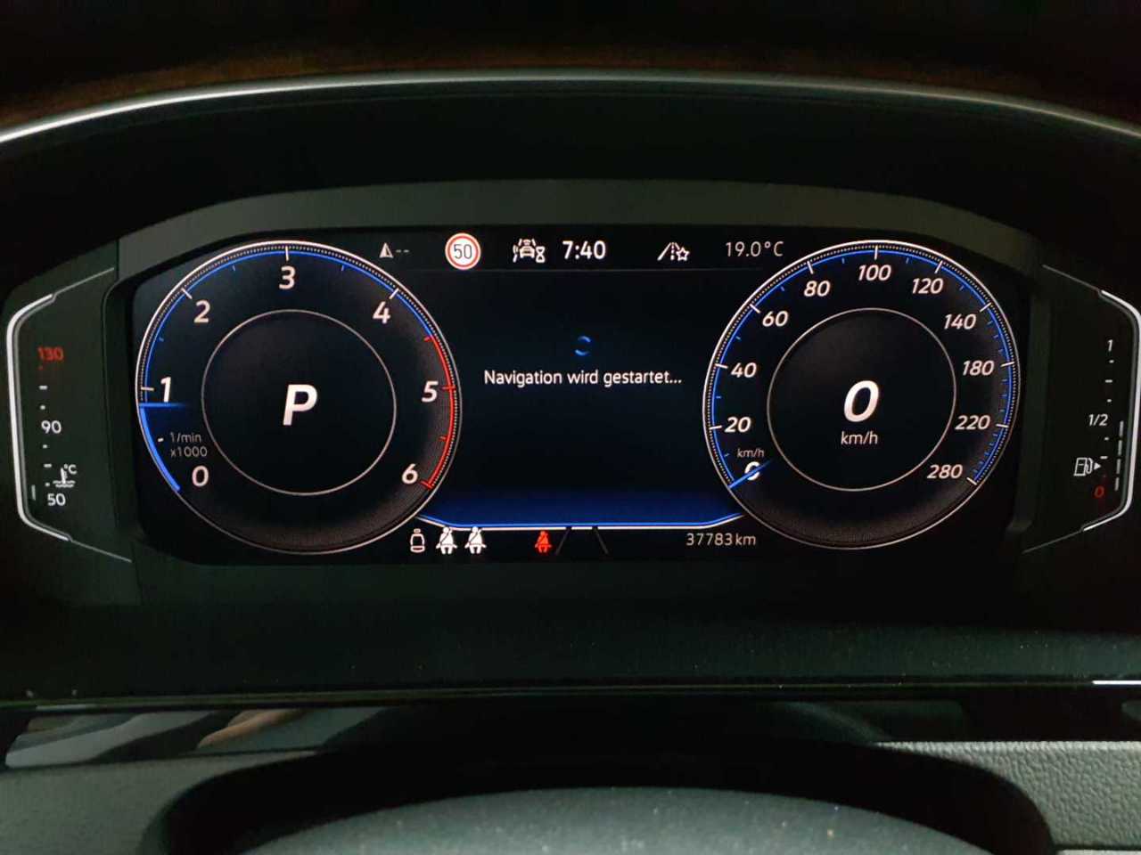 Volkswagen Arteon 2.0 TDI SCR DSG Elegance 11