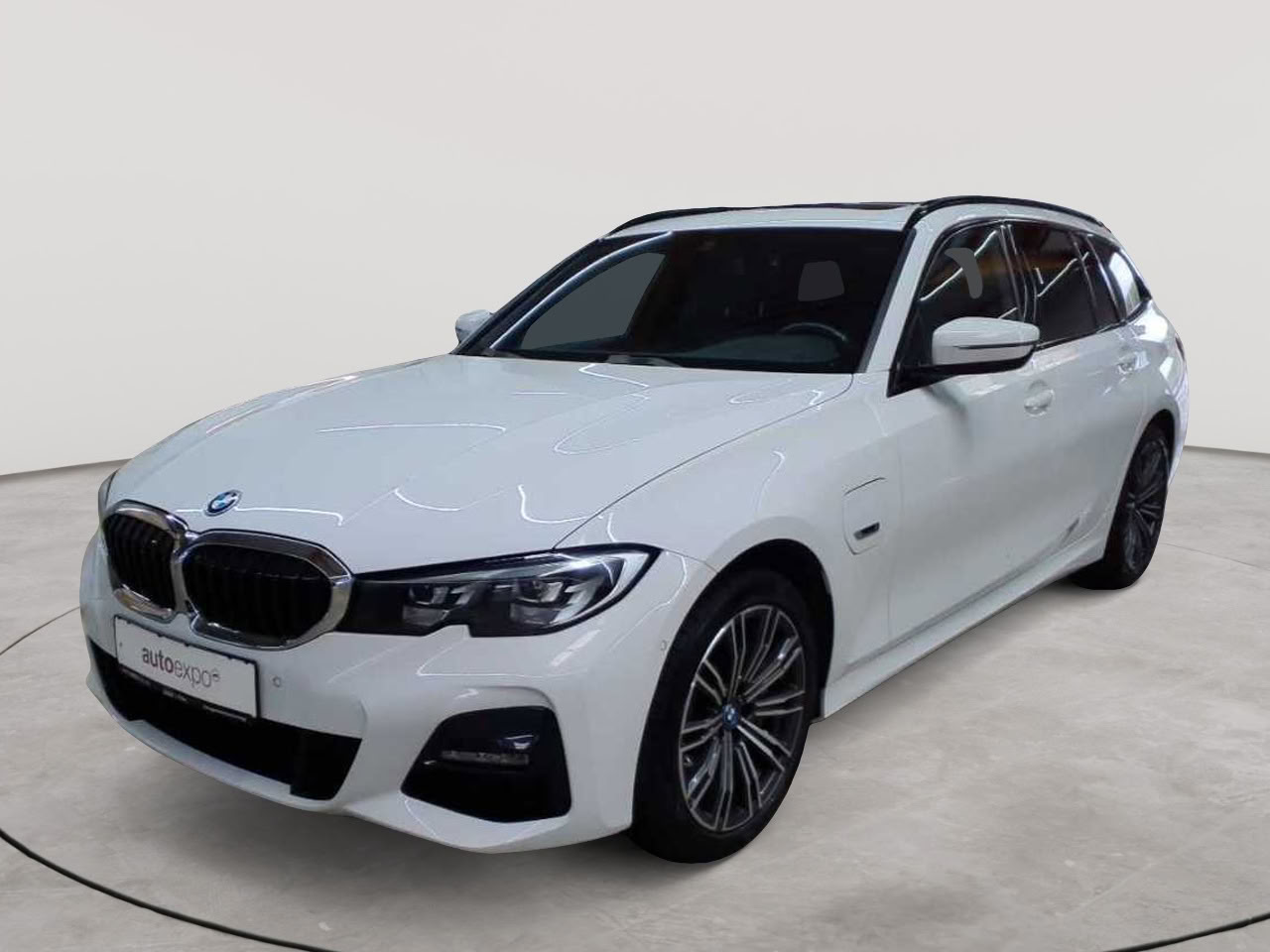 BMW 330e Touring Aut. M Sport 2