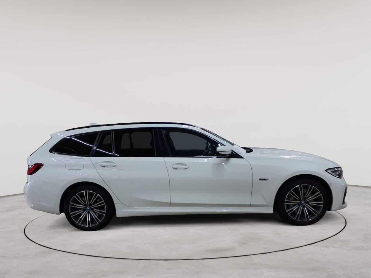 BMW 330e Touring Aut. M Sport 3