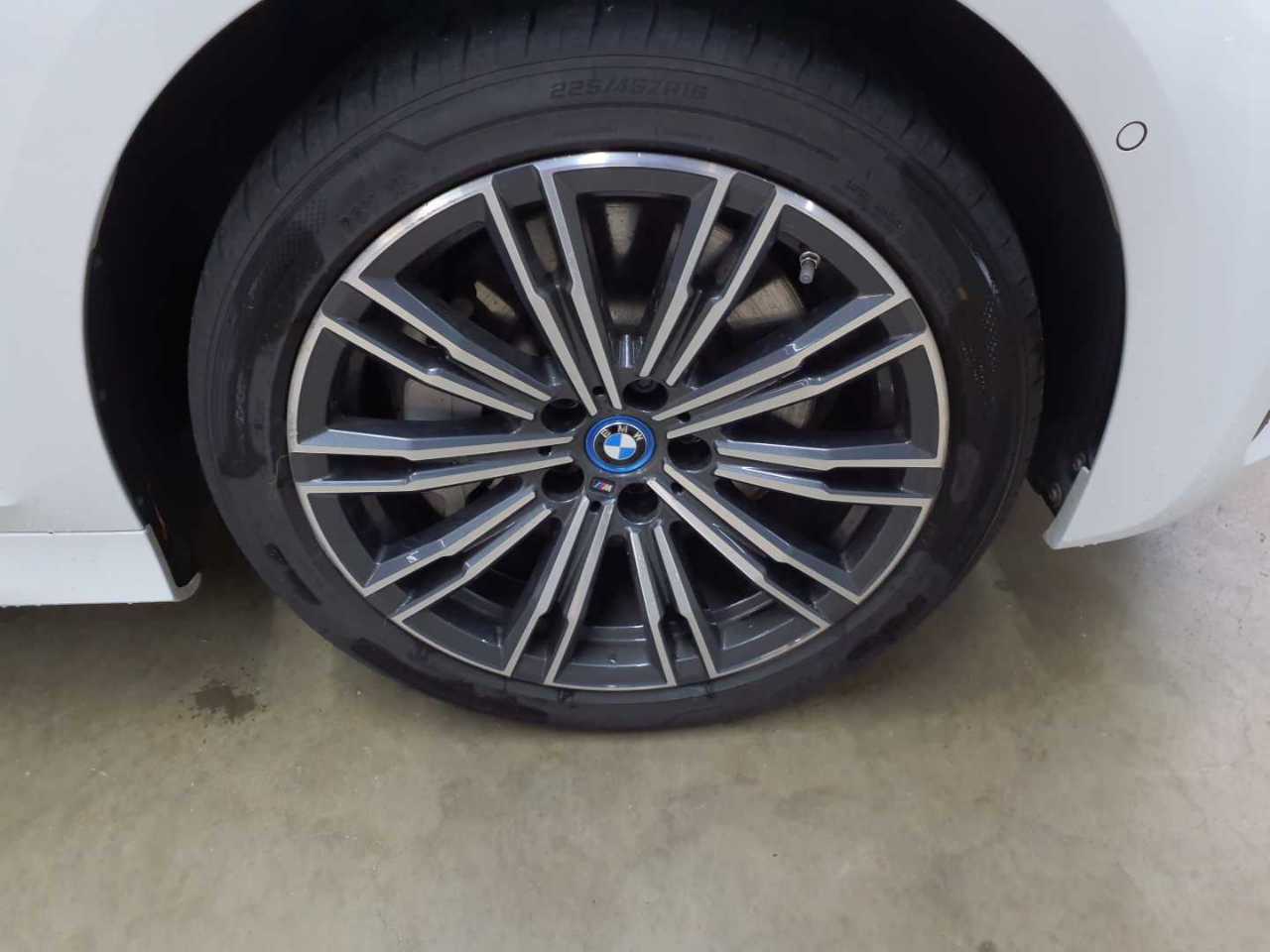 BMW 330e Touring Aut. M Sport 17