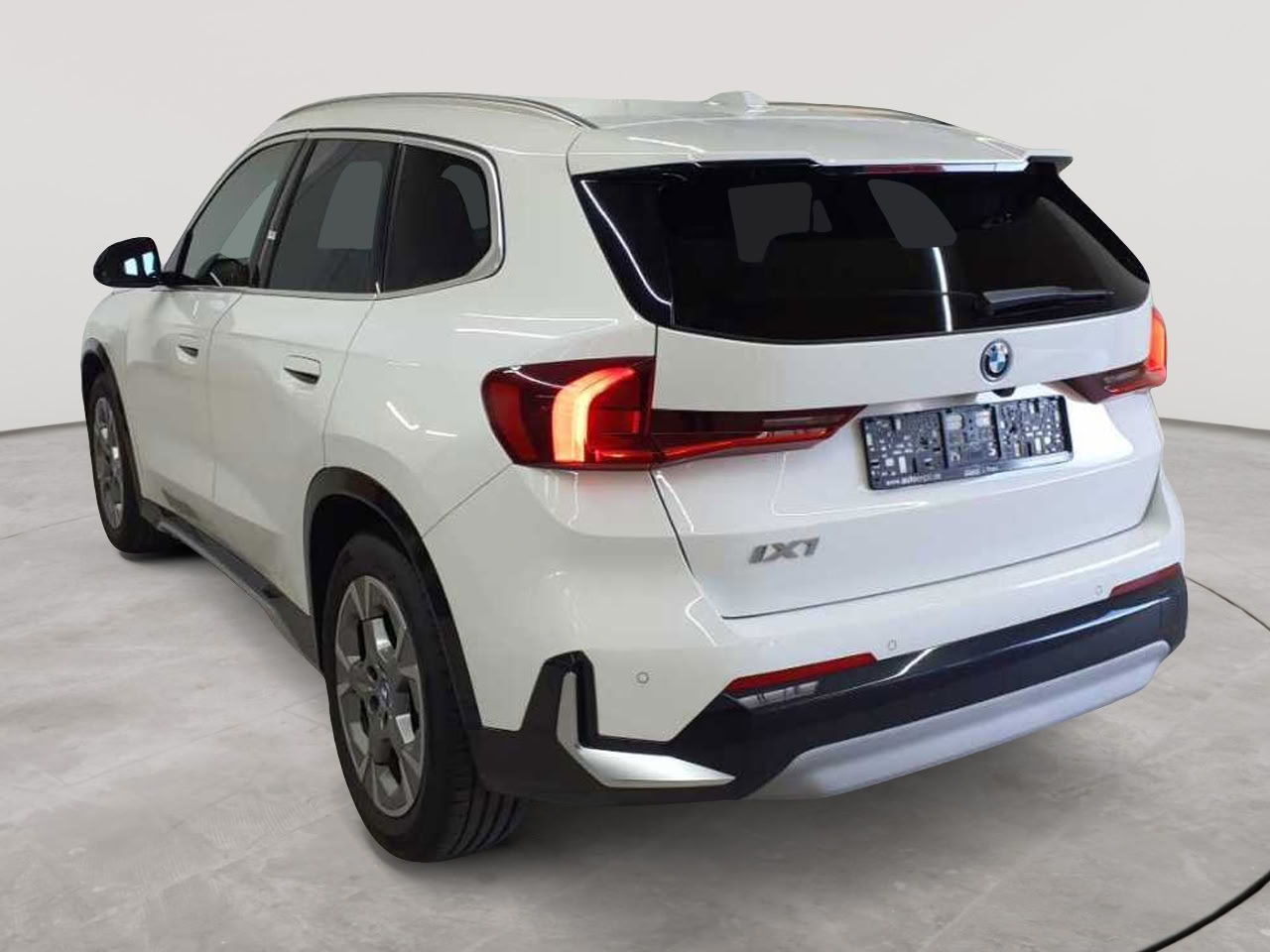 BMW iX1 xDrive30 xLine 5