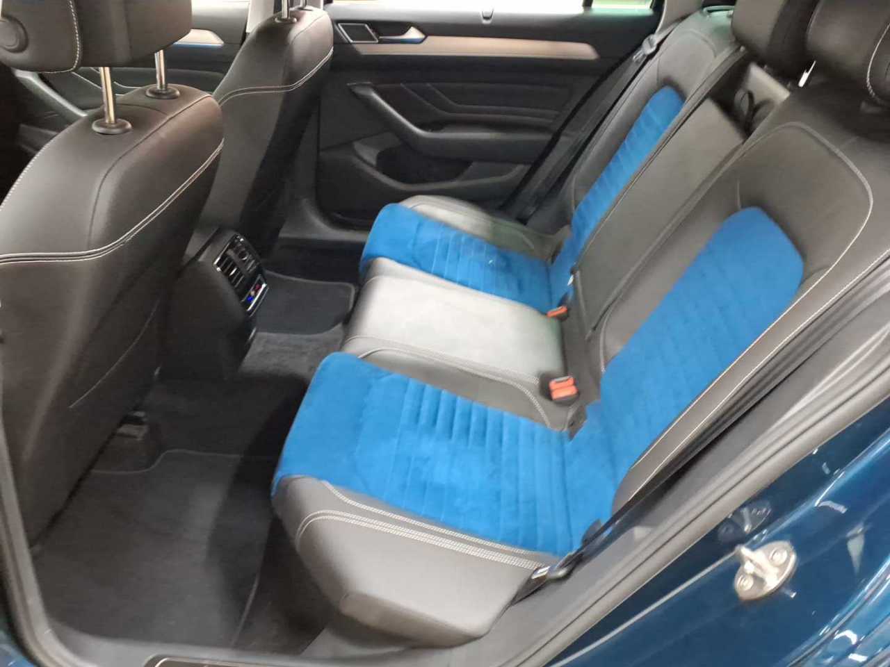 Volkswagen Passat Variant 2.0 TDI SCR Elegance 13