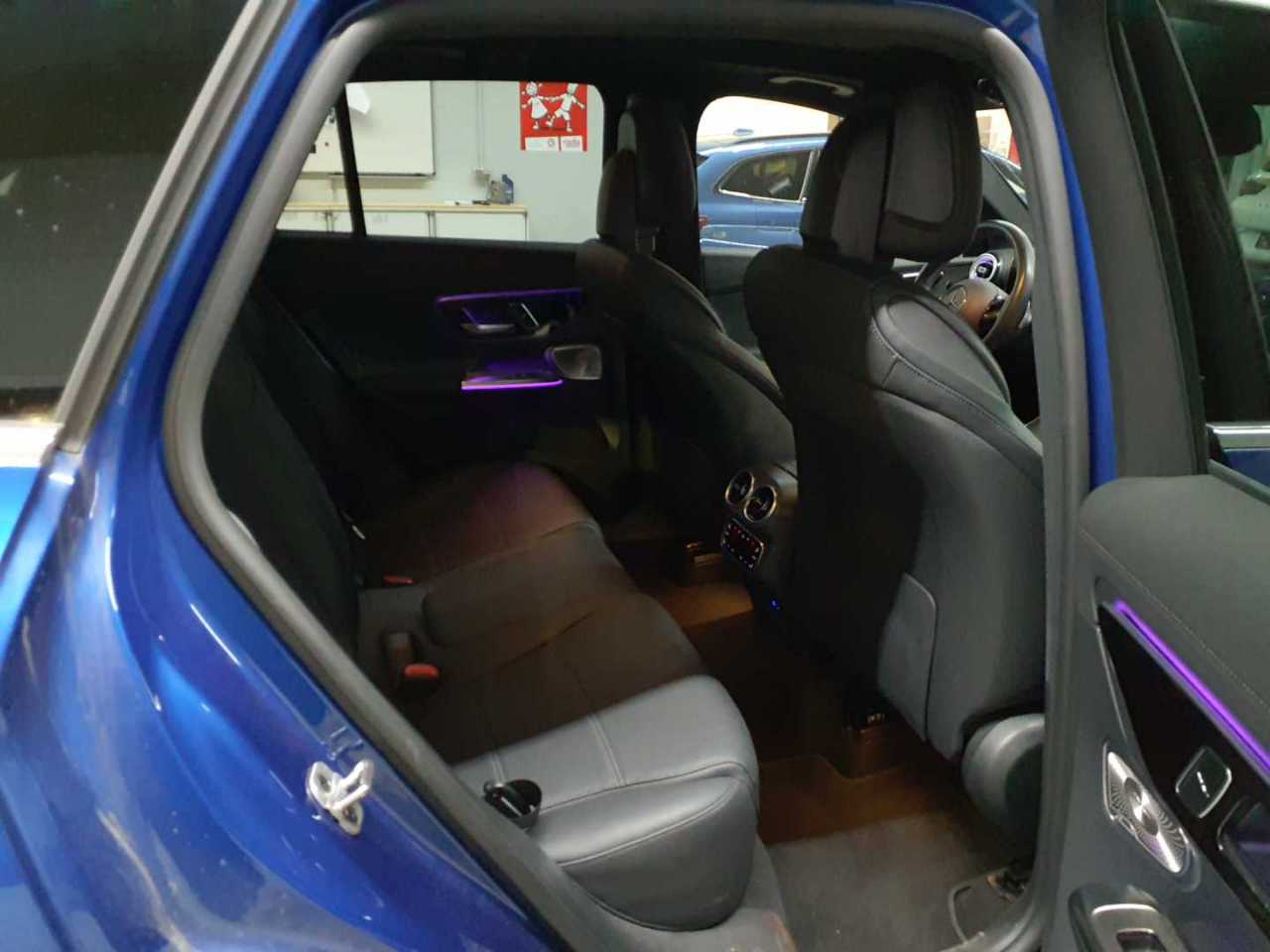 Mercedes-Benz GLC 300 d 4Matic 9G-TRONIC AMG Line Advanced 14