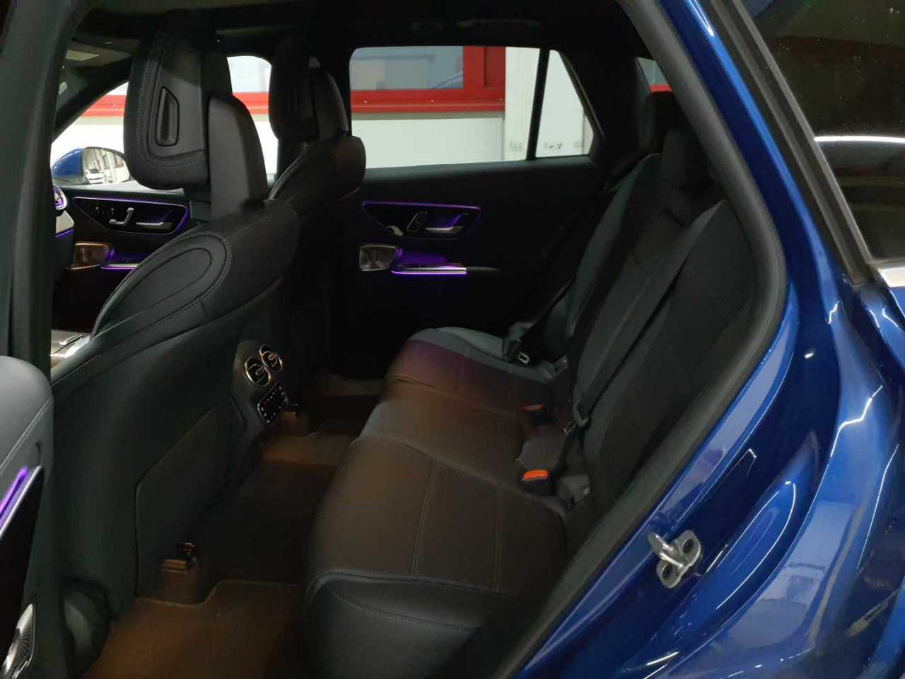 Mercedes-Benz GLC 300 d 4Matic 9G-TRONIC AMG Line Advanced 13