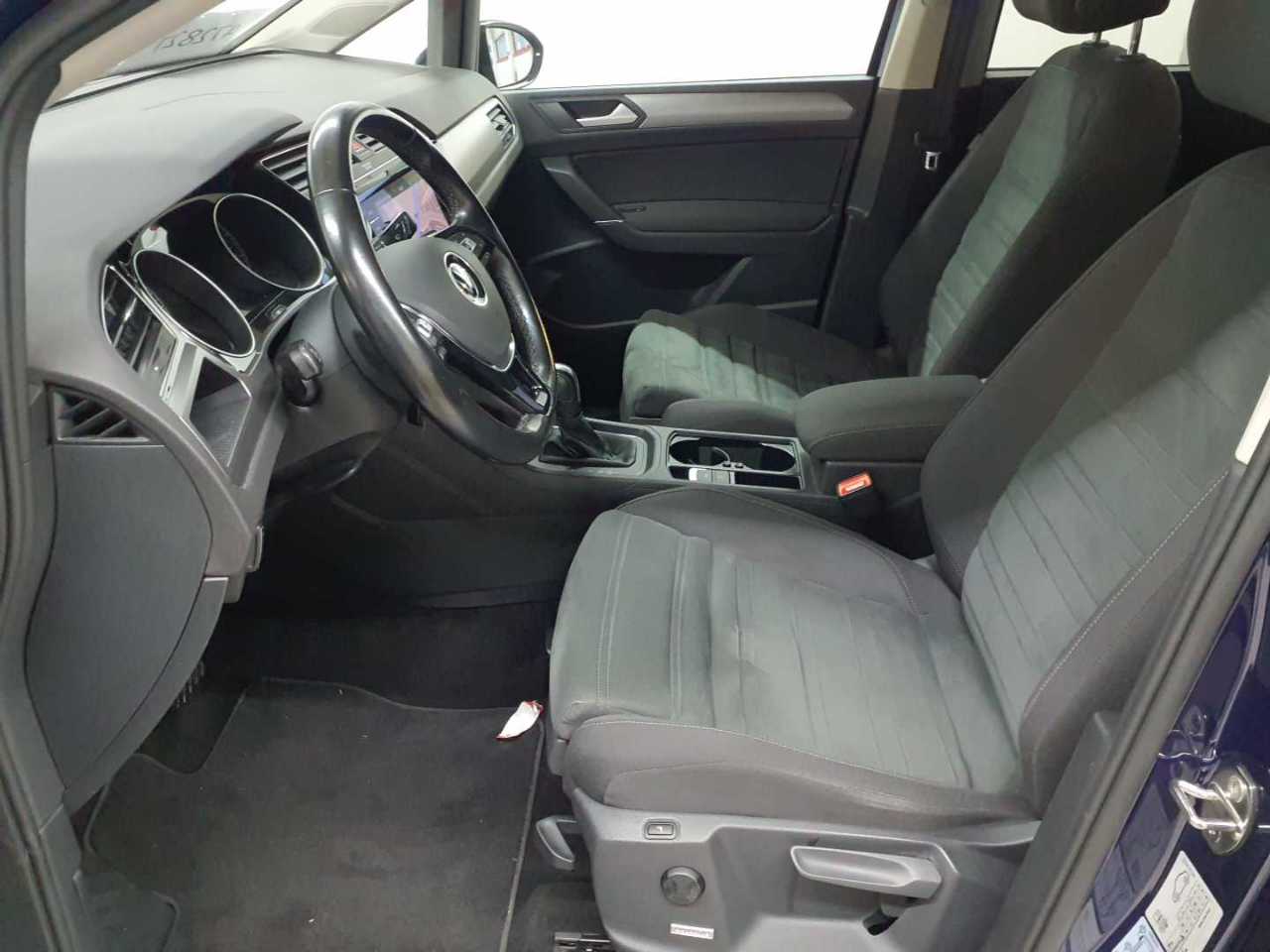Volkswagen Touran 2.0 TDI SCR DSG Comfortline 8