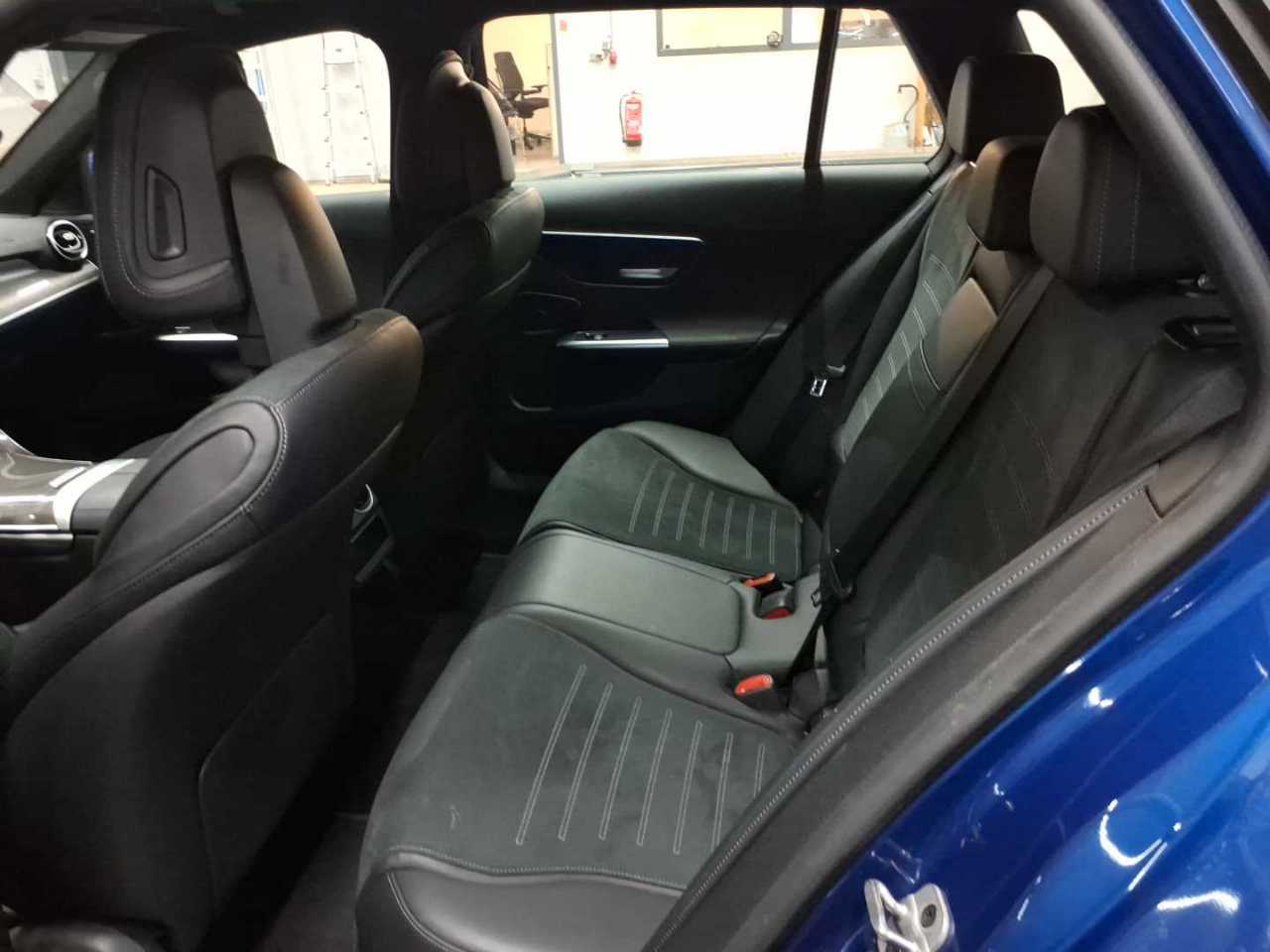 Mercedes-Benz C 300 4Matic T 9G-TRONIC AMG Line 13