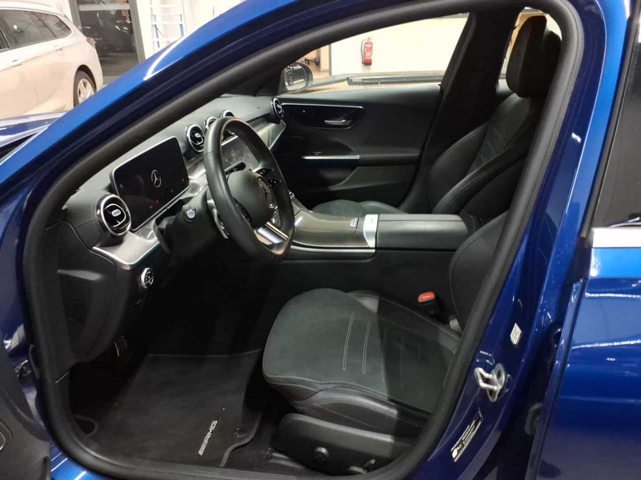 Mercedes-Benz C 300 4Matic T 9G-TRONIC AMG Line 7