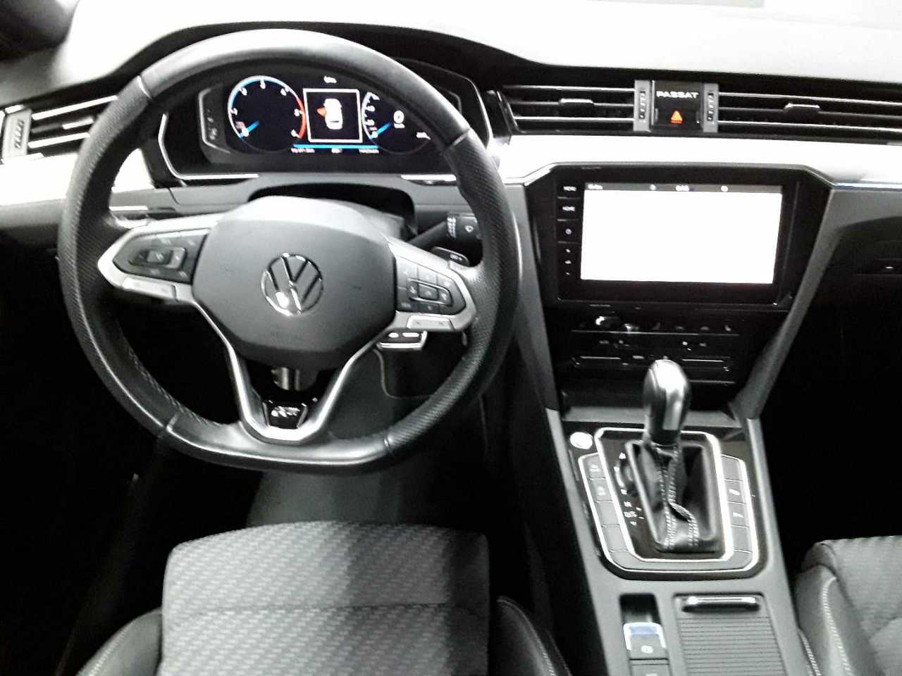 Volkswagen Passat Variant 2.0 TDI SCR DSG Business 10