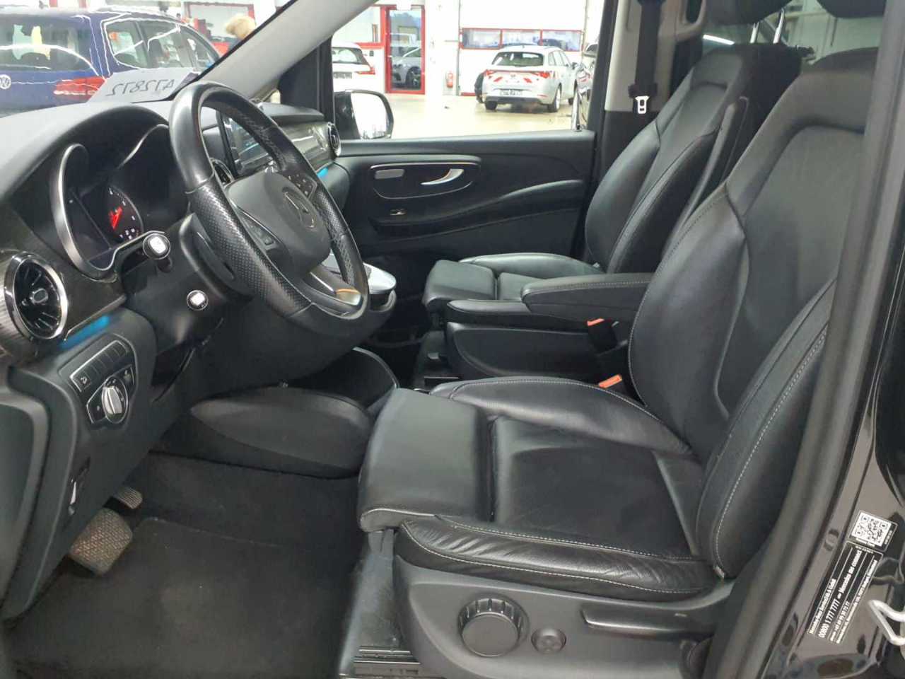 Mercedes-Benz V 250 d kompakt 4Matic 9G-TRONIC Avantgarde 7
