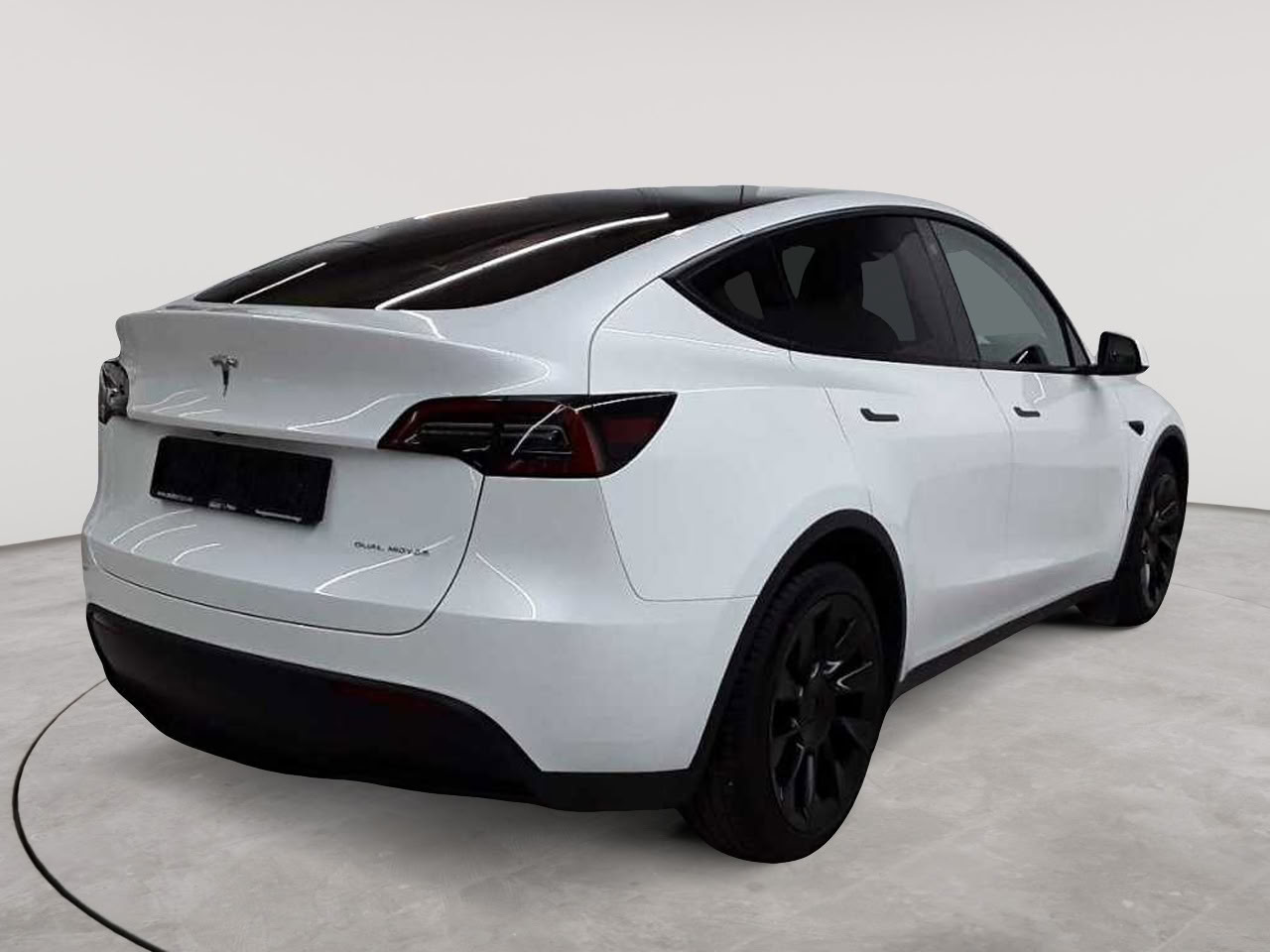 Tesla Model Y Long Range Dual Motor AWD 4