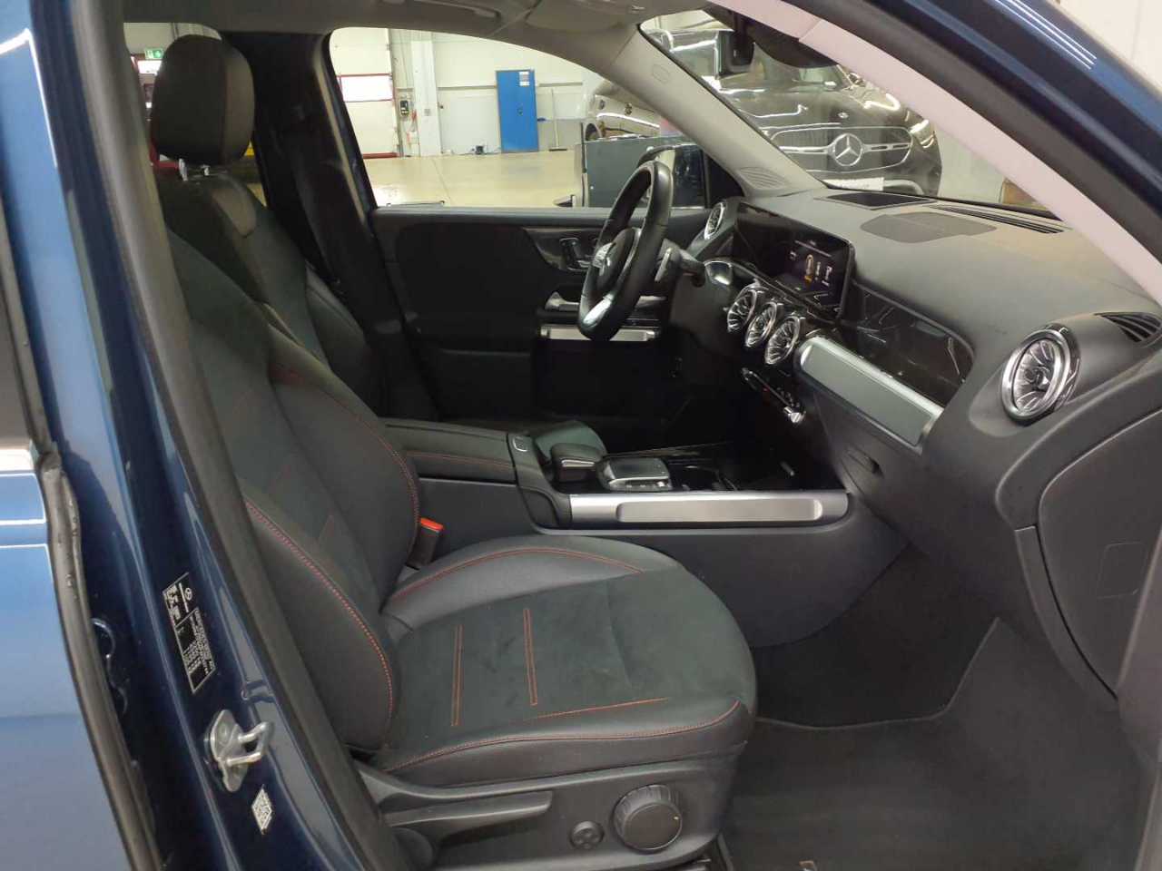 Mercedes-Benz GLB 220 d 4Matic 8G-DCT AMG Line 8