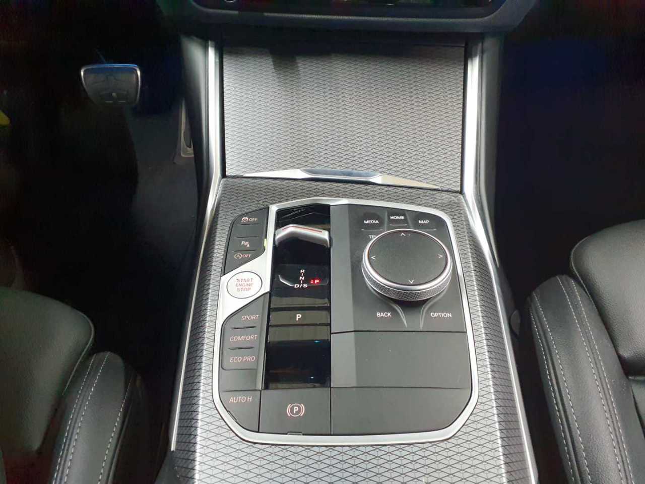 BMW 320i Touring Aut. 10