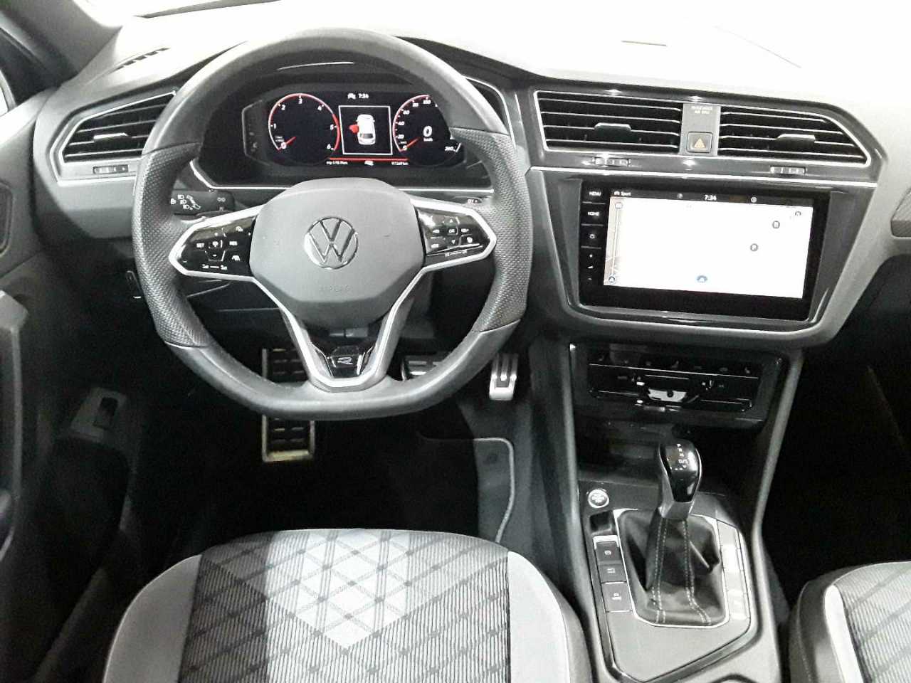 Volkswagen Tiguan 2.0 TDI SCR DSG R-Line 10