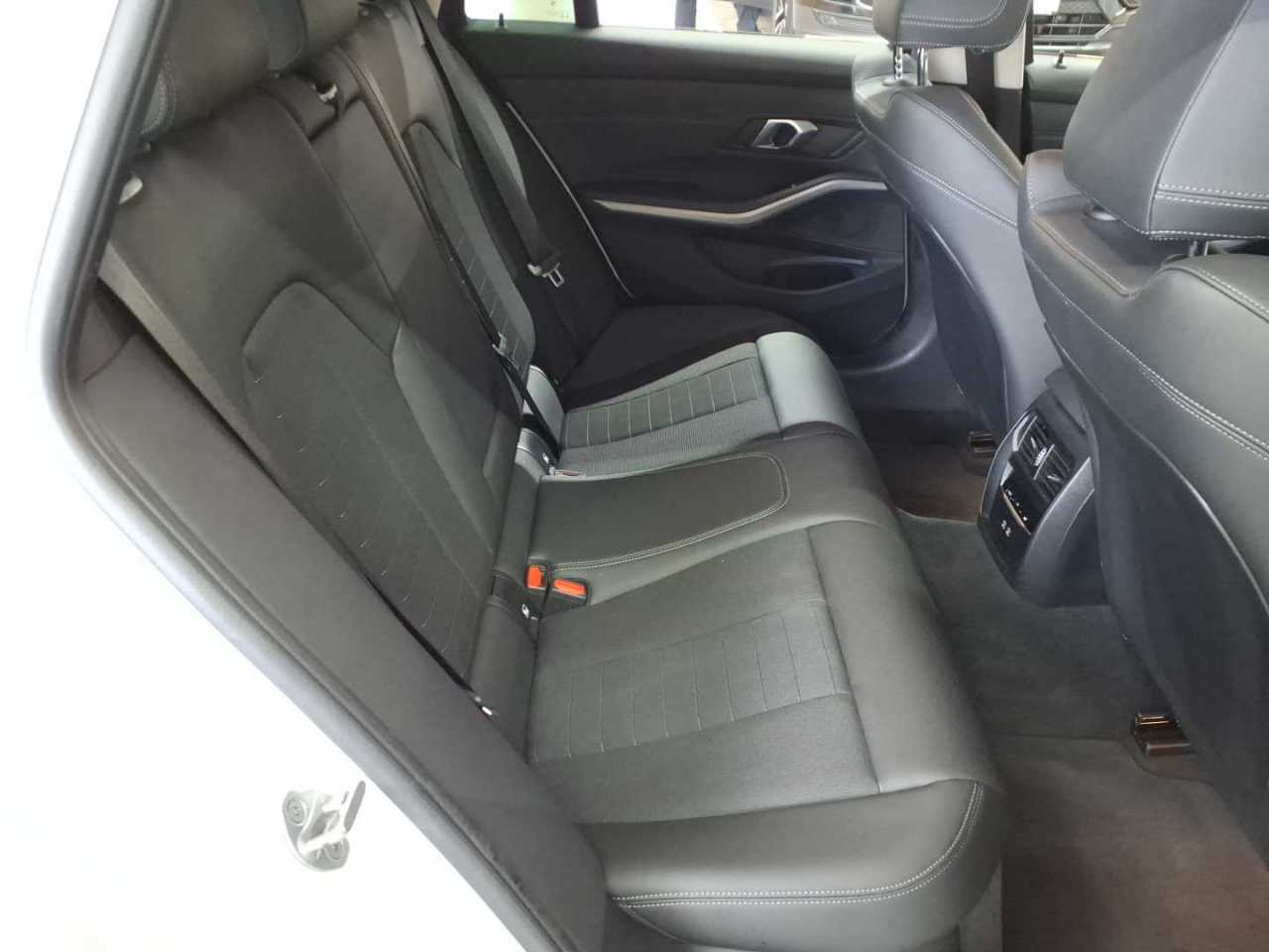 BMW 318d Touring Aut. 14