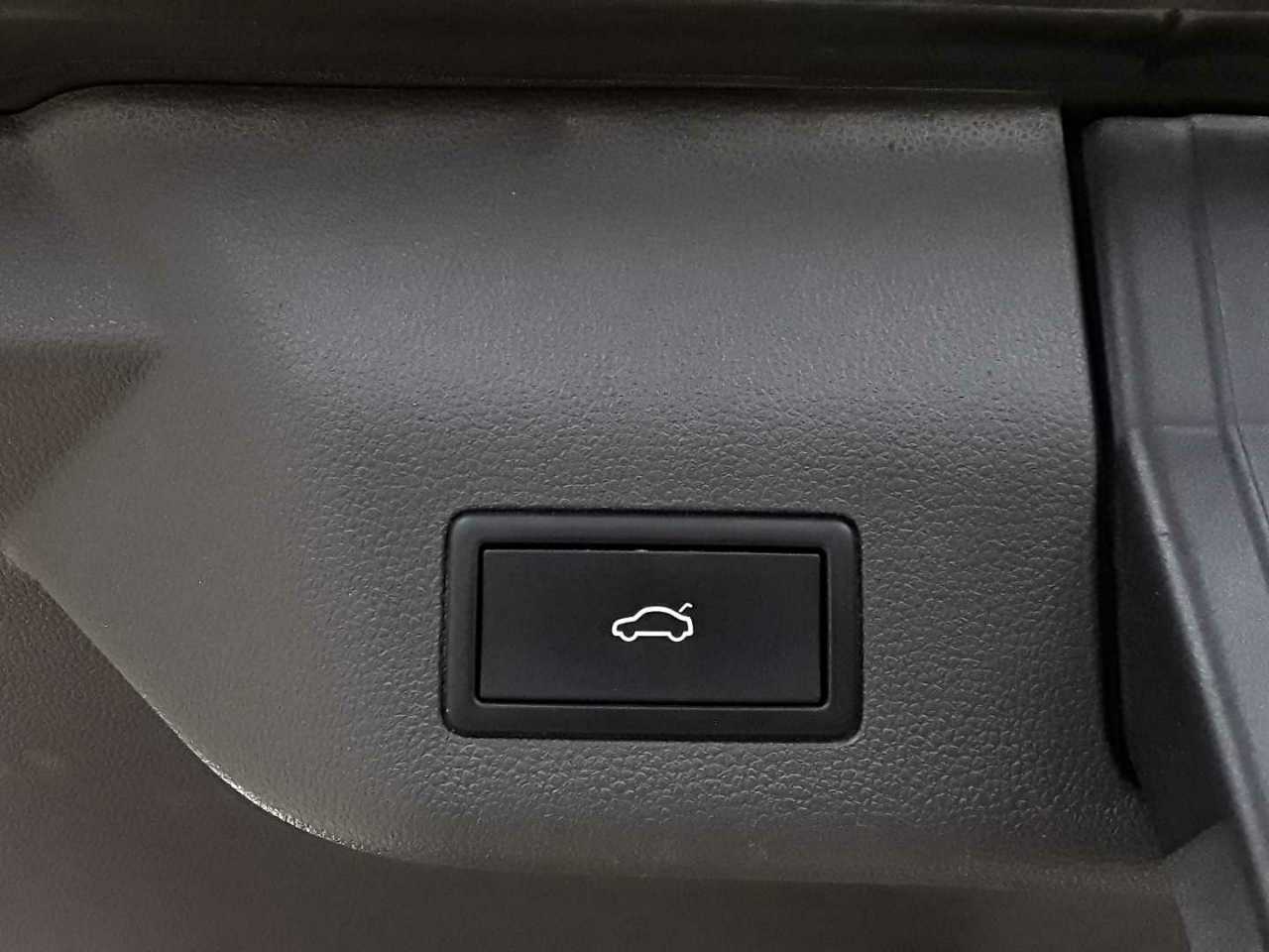 Volkswagen Multivan 2,0 TDI SCR LÜ Style 18