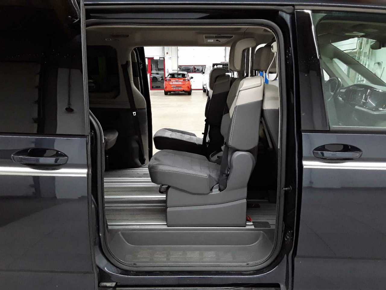 Volkswagen Multivan 2,0 TDI SCR LÜ Style 13