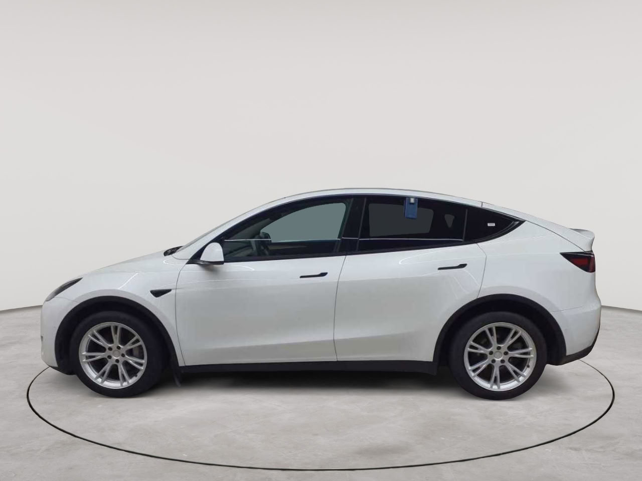 Tesla Model Y Long Range Dual Motor AWD 6