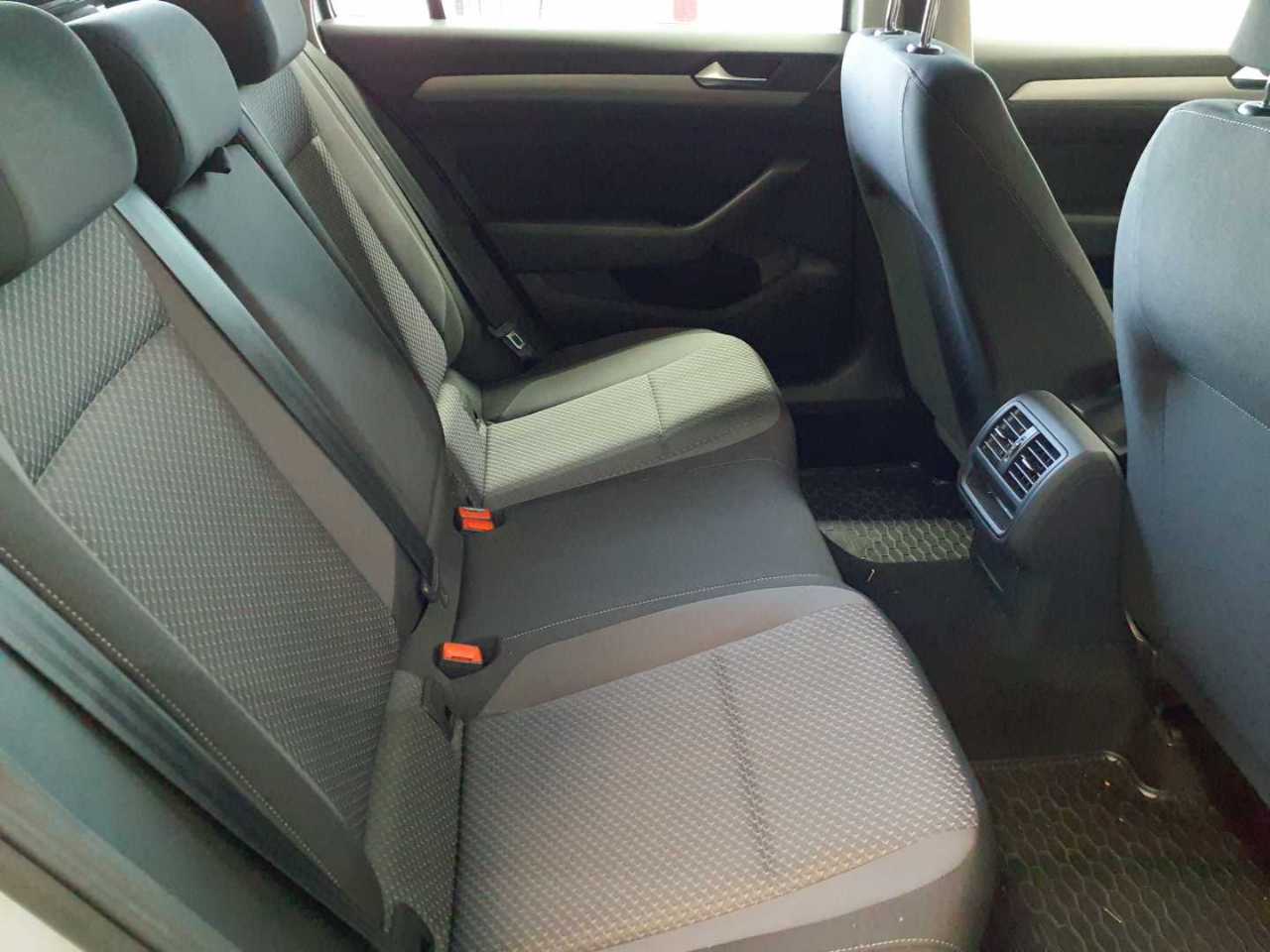 Volkswagen Passat Variant 2.0 TDI SCR DSG 14