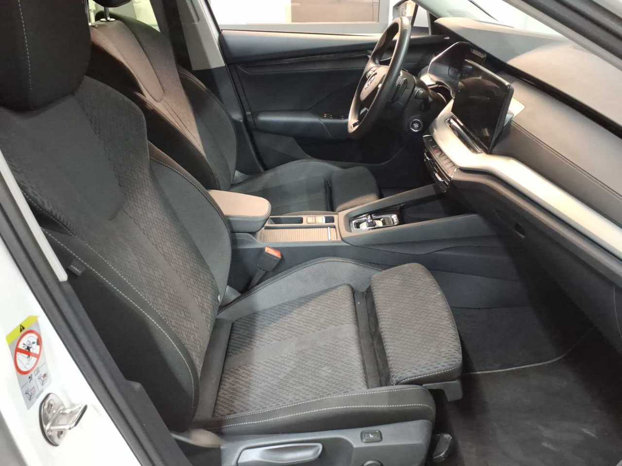 Skoda Octavia Combi 2.0 TDI DSG 4x4 Clever 8