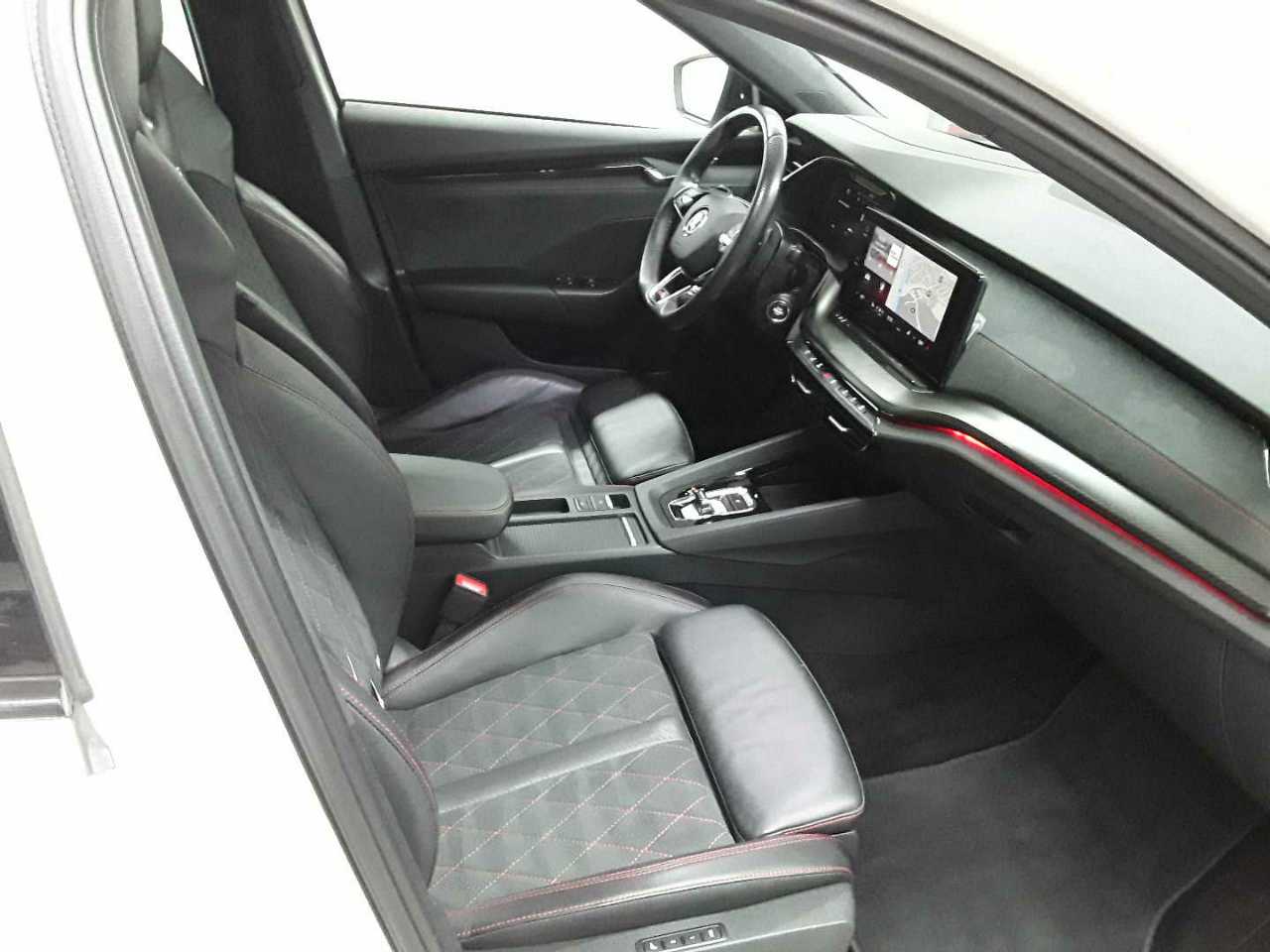 Skoda Octavia Combi 2.0 TDI DSG 4x4 RS 8