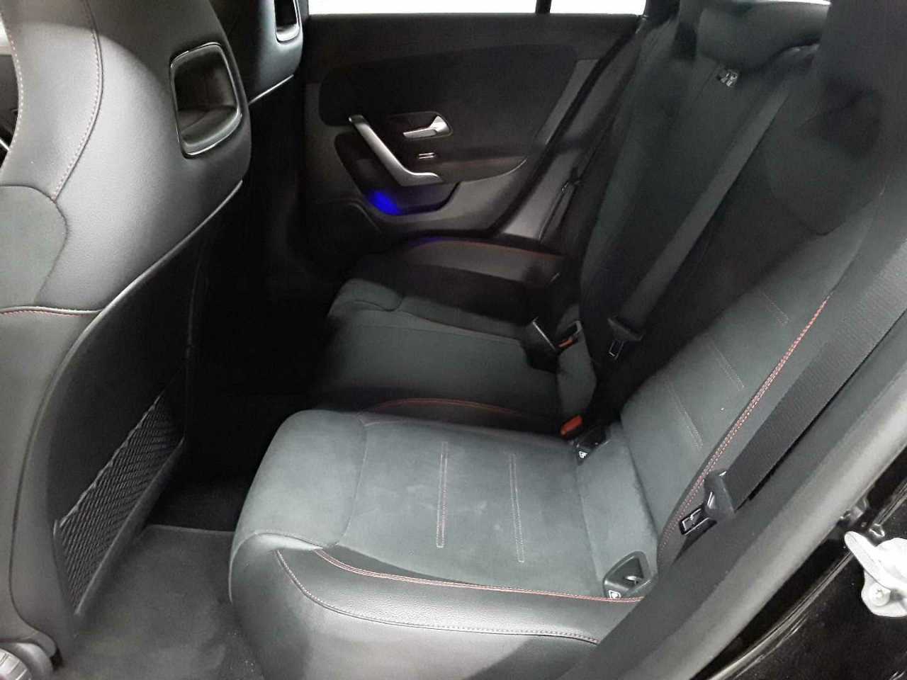 Mercedes-Benz CLA 250 7G-DCT AMG Line 13