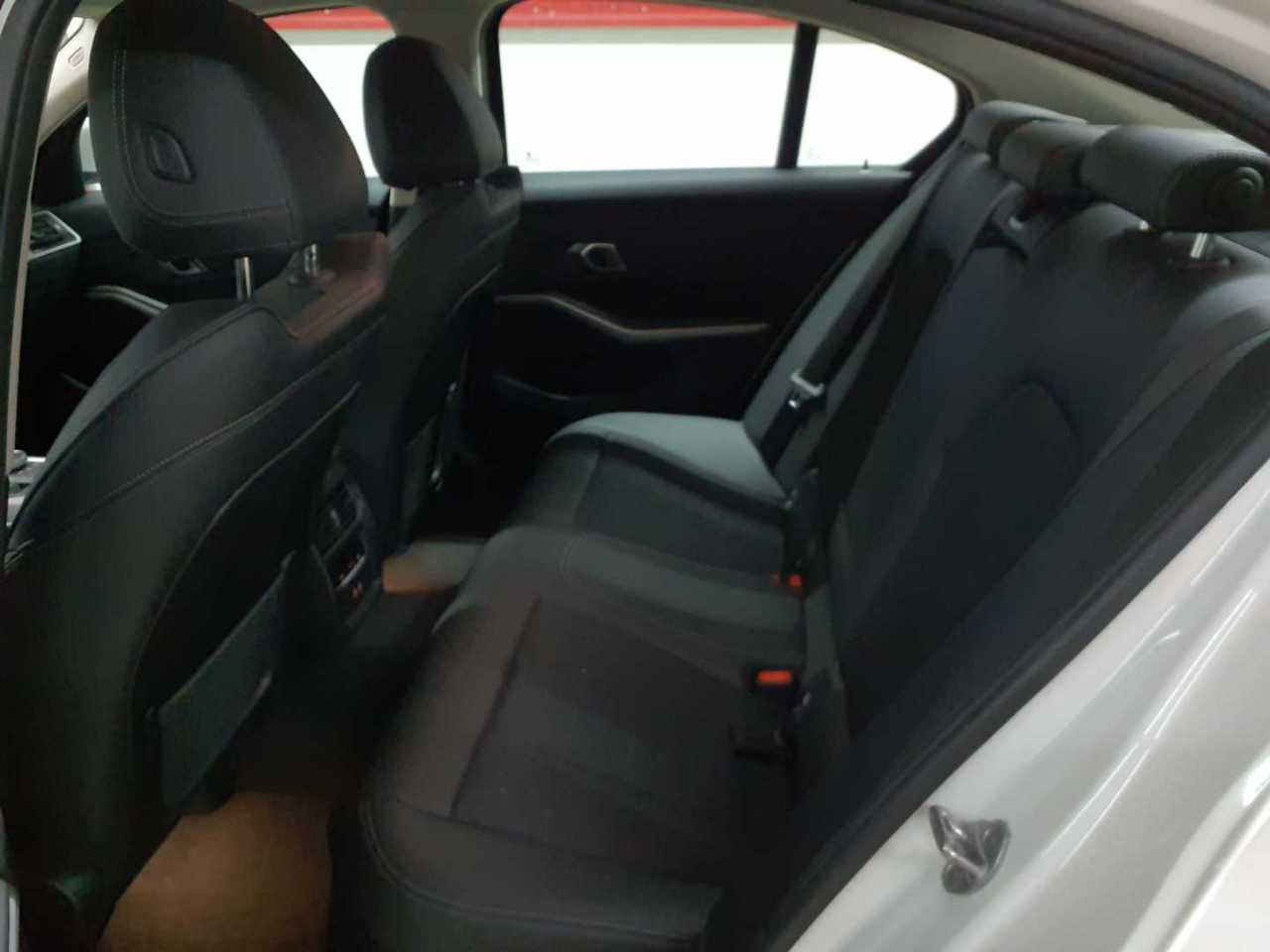BMW 318d Aut. 13