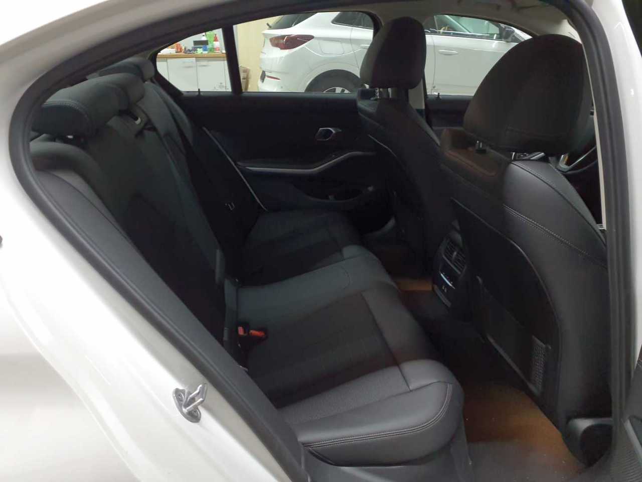 BMW 318d Aut. 14