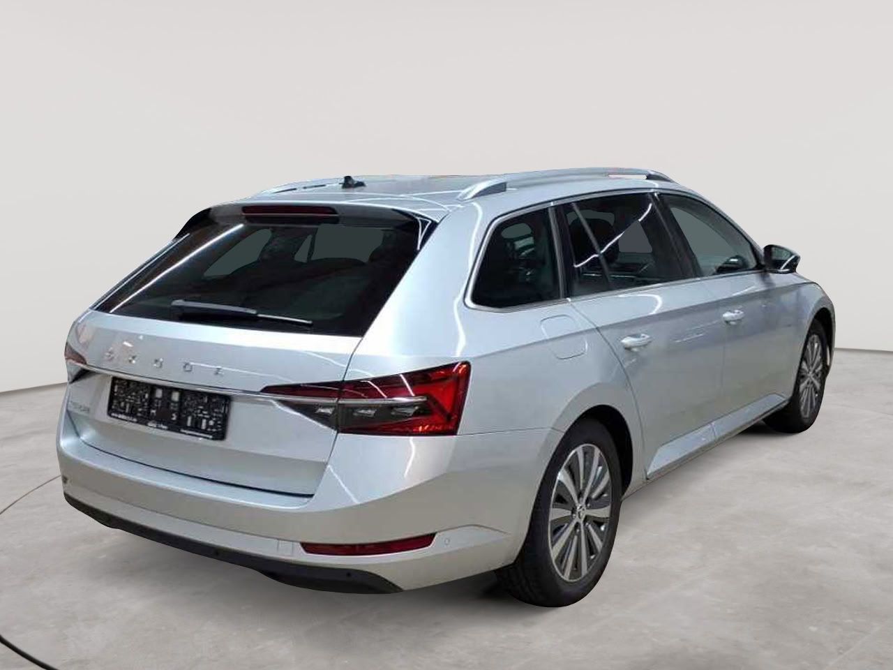 Skoda Superb Combi 2.0 TDI DSG Style 4