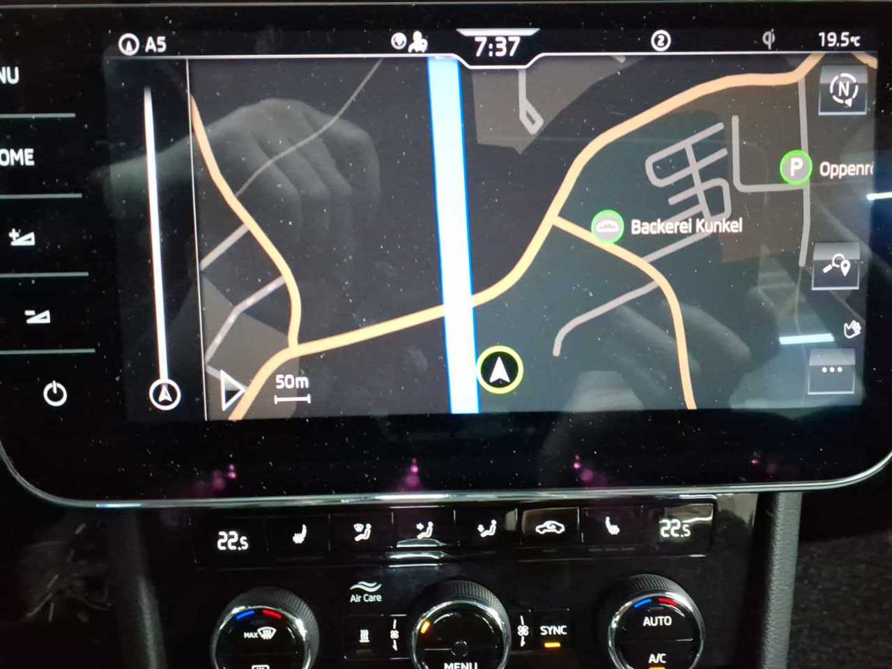 Skoda Superb Combi 2.0 TDI DSG Style 12
