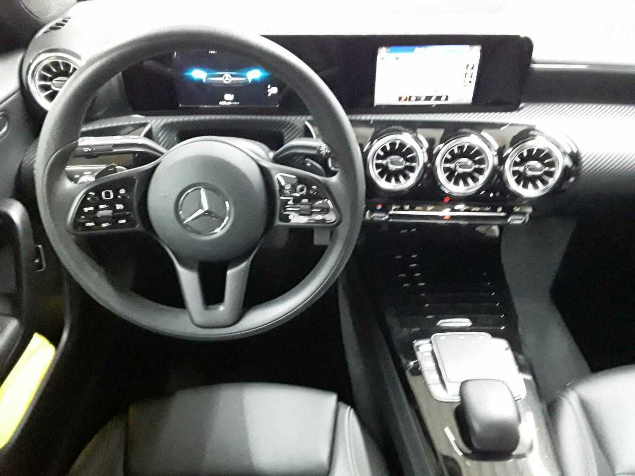 Mercedes-Benz A 250 e 8G-DCT Style 10