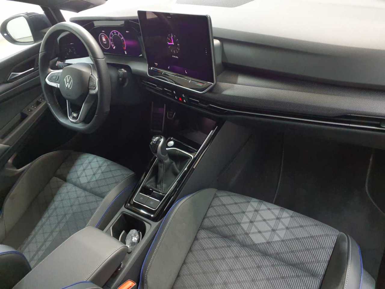 Volkswagen Golf 1.5 TSI OPF R-Line 9