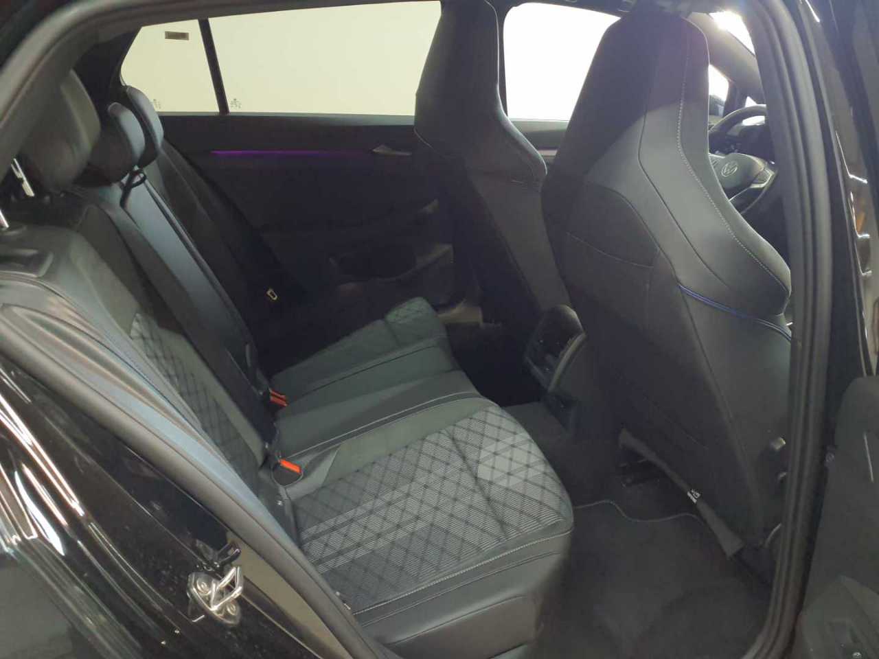 Volkswagen Golf 1.5 TSI OPF R-Line 14
