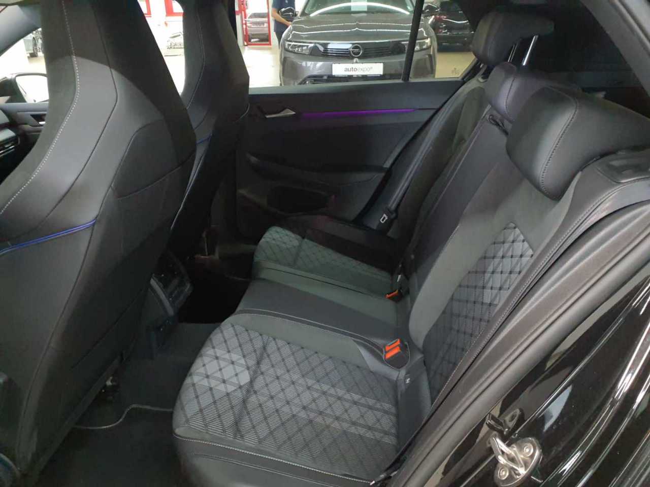 Volkswagen Golf 1.5 TSI OPF R-Line 13