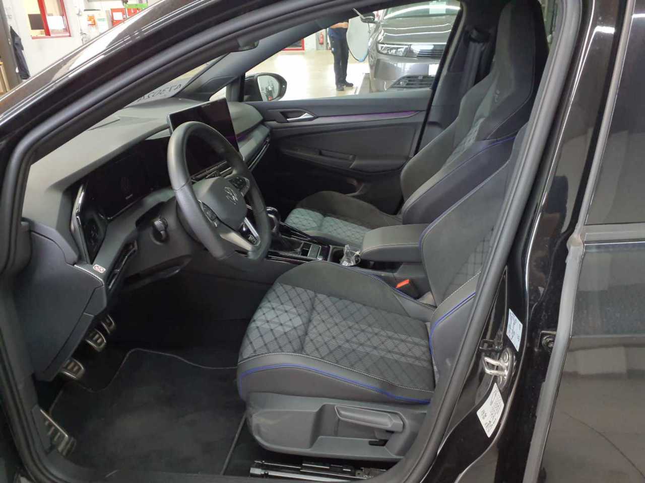Volkswagen Golf 1.5 TSI OPF R-Line 7