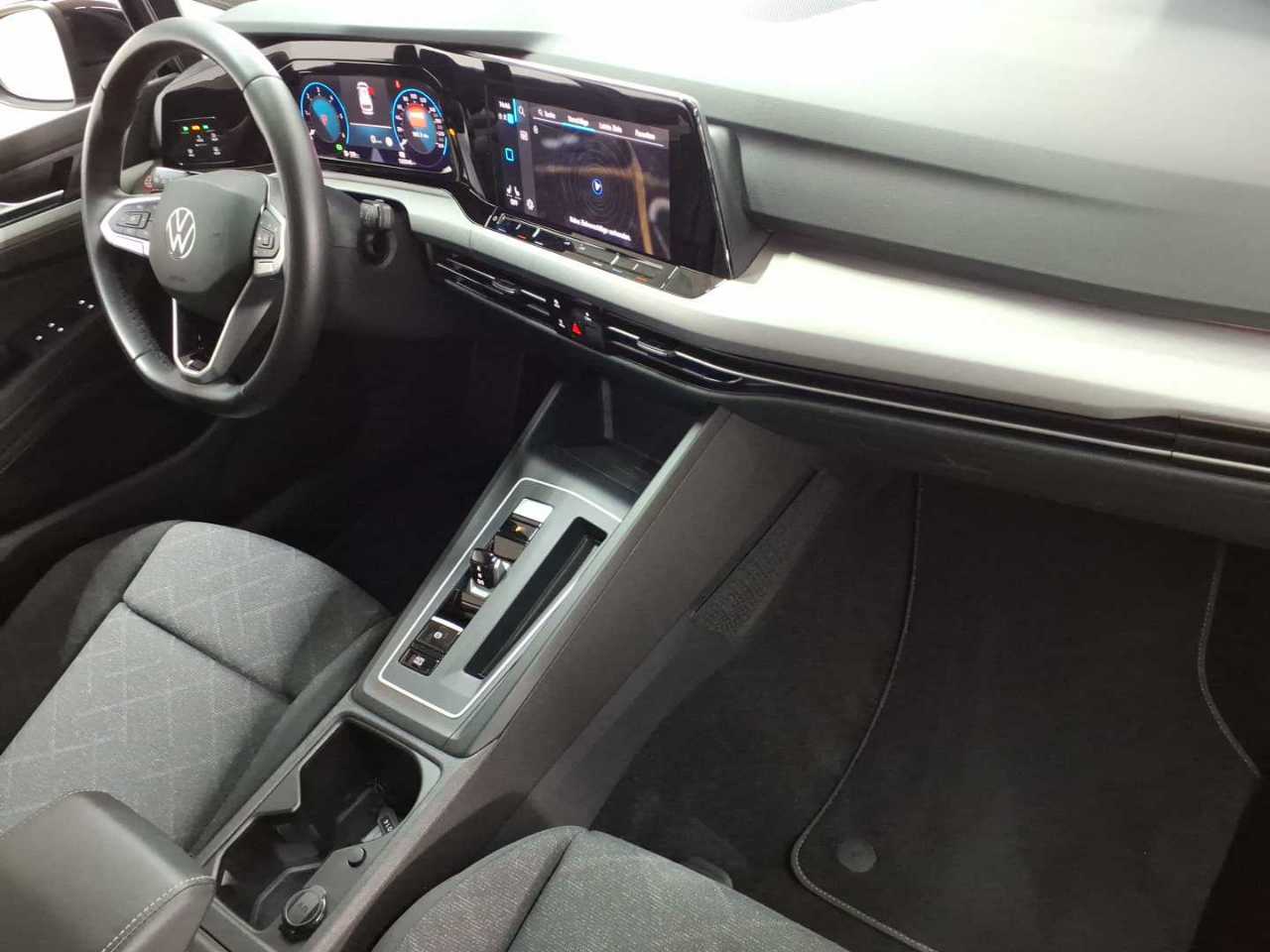 Volkswagen Golf Variant 2.0 TDI SCR DSG Life 9