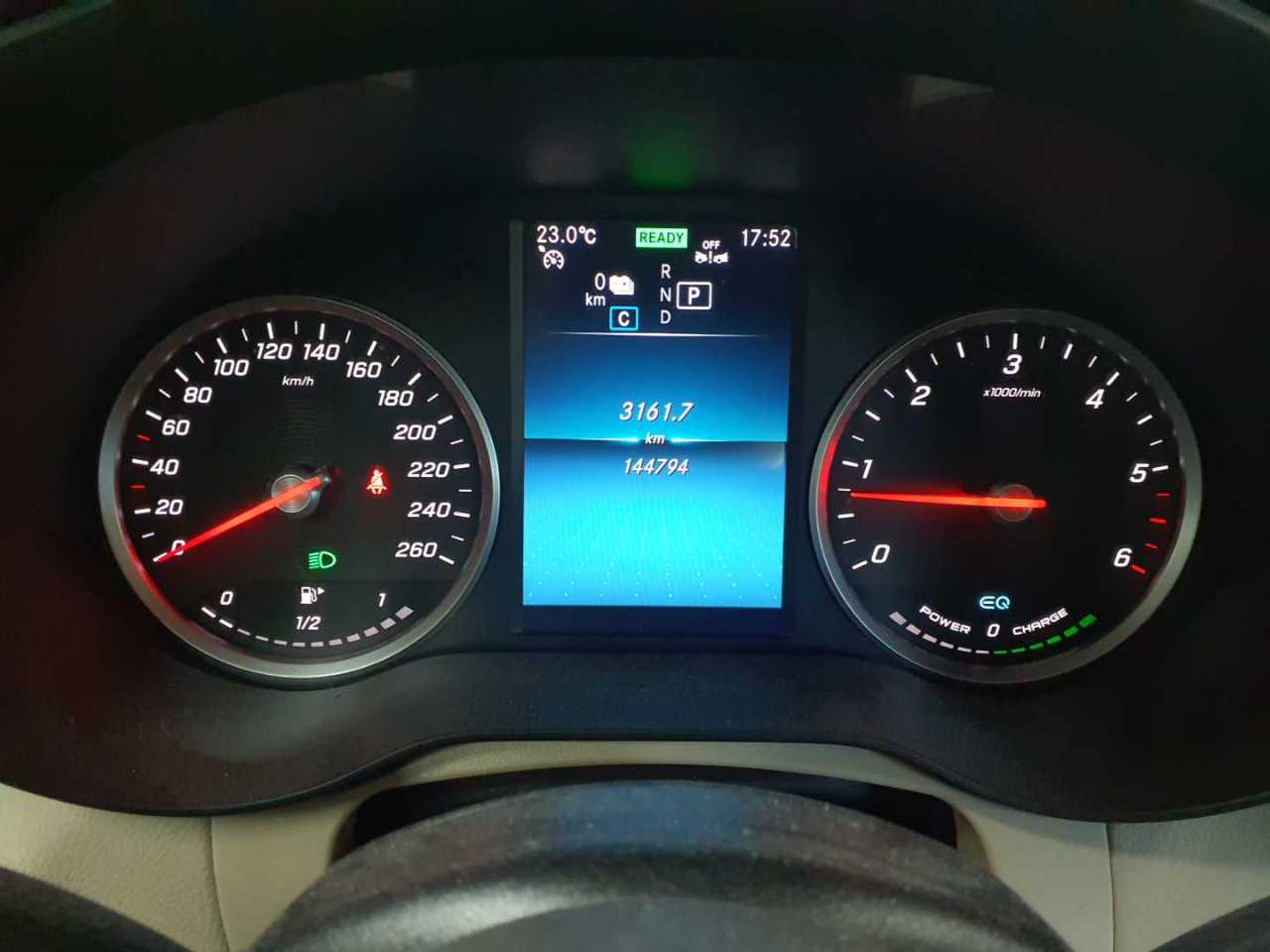 Mercedes-Benz GLC 300 de 4Matic 9G-TRONIC 11