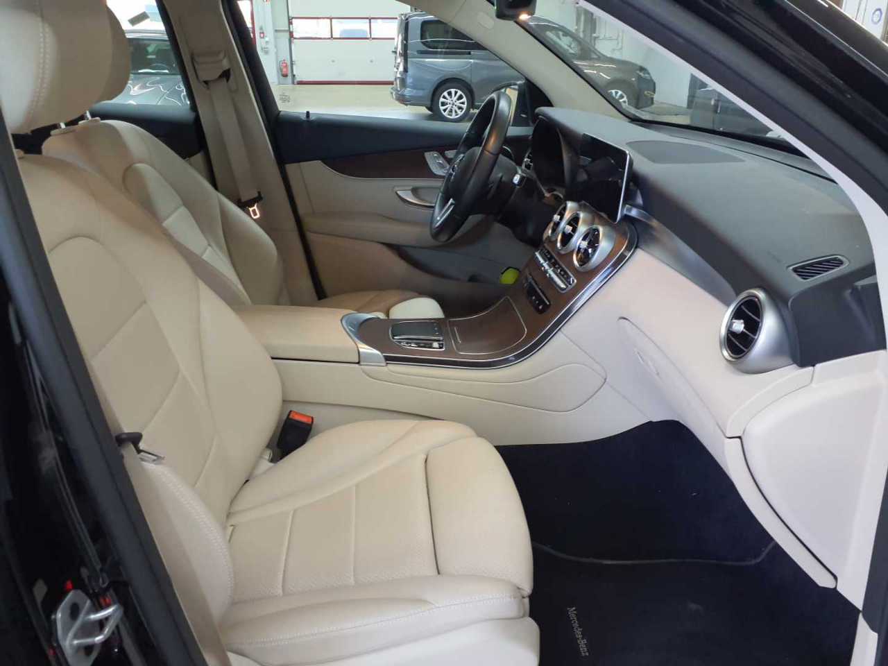 Mercedes-Benz GLC 300 de 4Matic 9G-TRONIC 7
